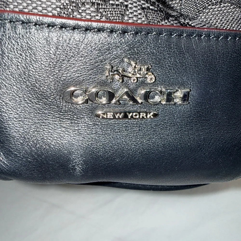 👜 Coach Signature Soho Flap Hobo Shoulder Bag